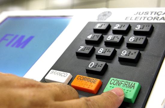 Eleicoes-2016-urnas-eletronicas-brasileiras_00209042008-850x502-1