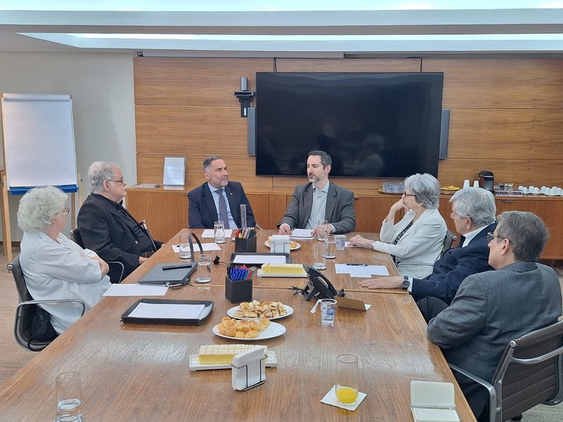 encontro sarrubo mesa