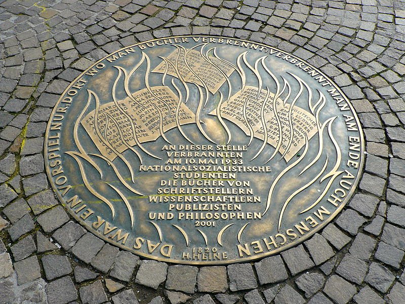 memorial-queima-de-livros-alemanha-wikipedia.jpg