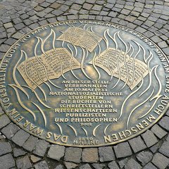 memorial-queima-de-livros-alemanha-wikipedia.jpg
