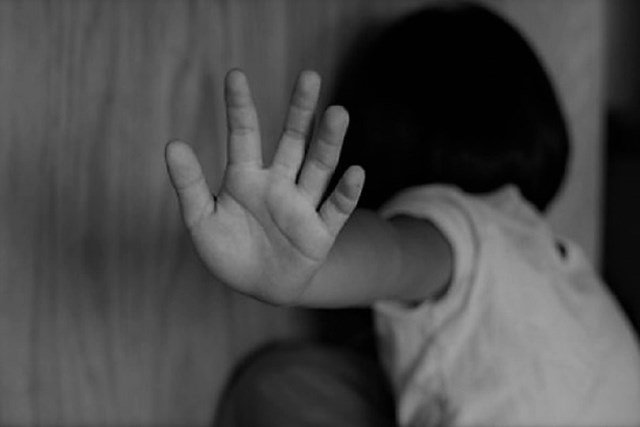 violencia-contra-crianca-foto-creative-commons-900x600.jpg